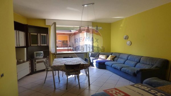 appartamento in vendita a Laveno-Mombello in zona Laveno