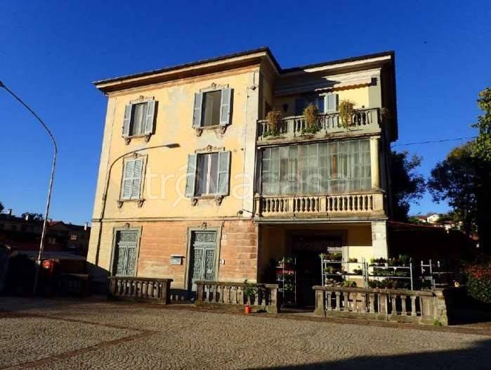 appartamento in vendita a Laveno-Mombello