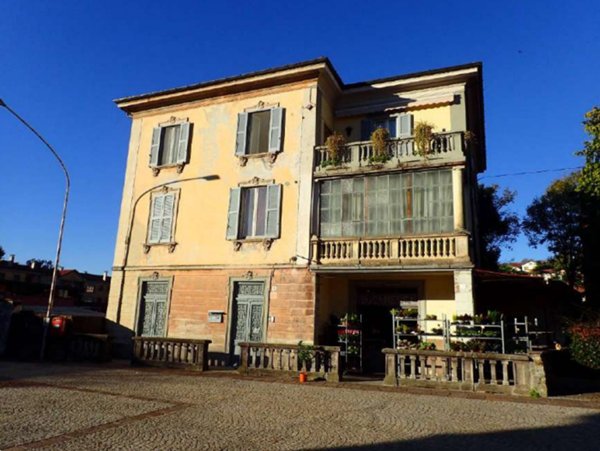 appartamento in vendita a Laveno-Mombello