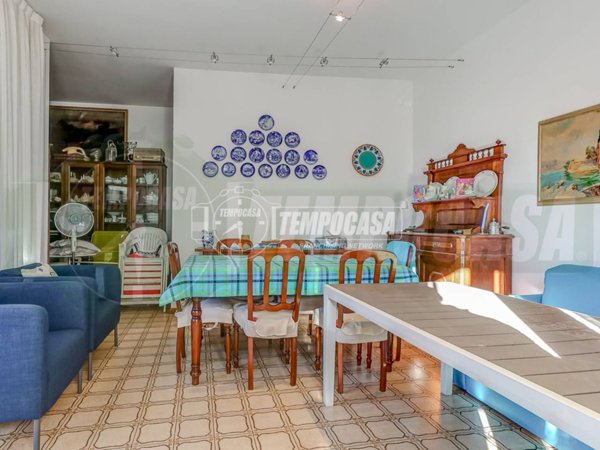 appartamento in vendita a Laveno-Mombello in zona Laveno