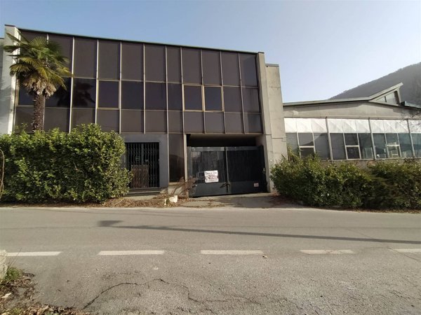 terreno edificabile in vendita a Laveno-Mombello in zona Cerro