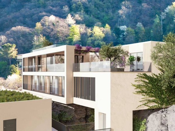 appartamento in vendita a Laveno-Mombello in zona Laveno