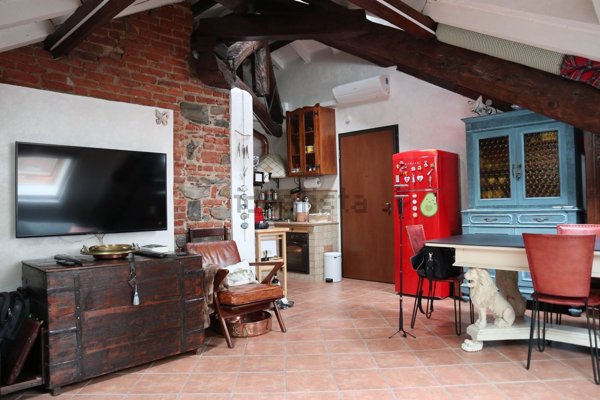 appartamento in vendita a Laveno-Mombello in zona Laveno