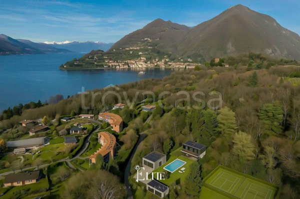 casa indipendente in vendita a Laveno-Mombello in zona Cerro