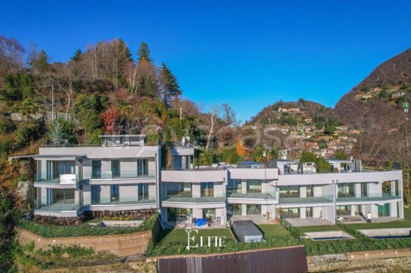 appartamento in vendita a Laveno-Mombello in zona Laveno