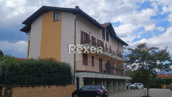 appartamento in vendita a Laveno-Mombello