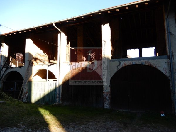 appartamento in vendita a Laveno-Mombello