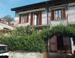 appartamento in vendita a Laveno-Mombello in zona Laveno