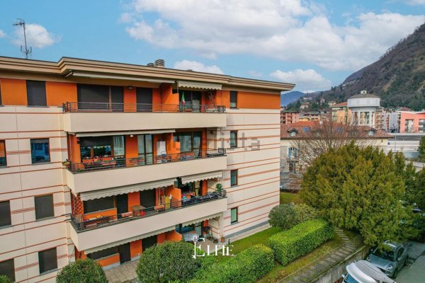 appartamento in vendita a Laveno-Mombello