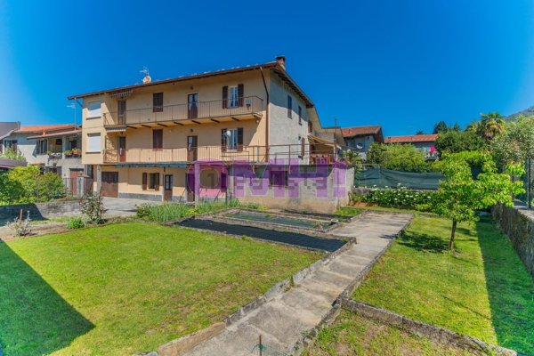 casa indipendente in vendita a Laveno-Mombello