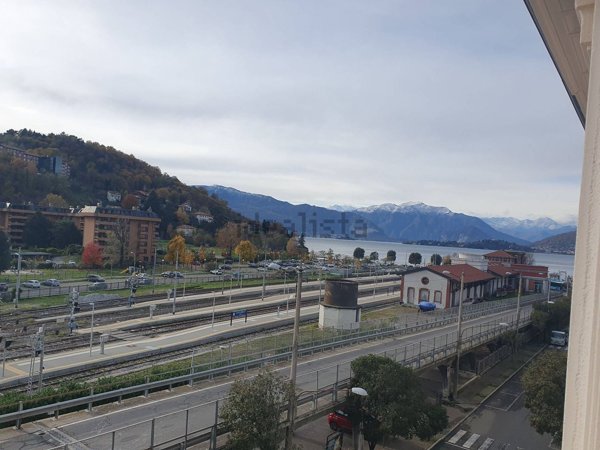 appartamento in vendita a Laveno-Mombello