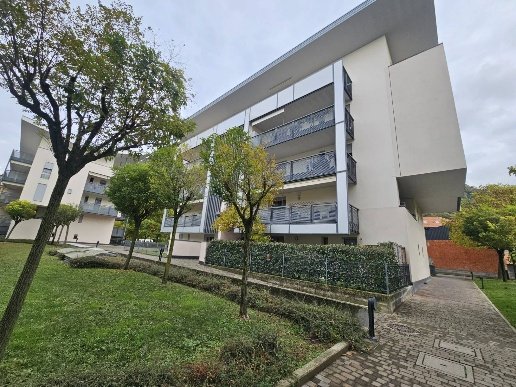 appartamento in vendita a Laveno-Mombello in zona Laveno