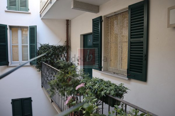 appartamento in vendita a Laveno-Mombello in zona Laveno