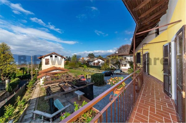 appartamento in vendita a Laveno-Mombello