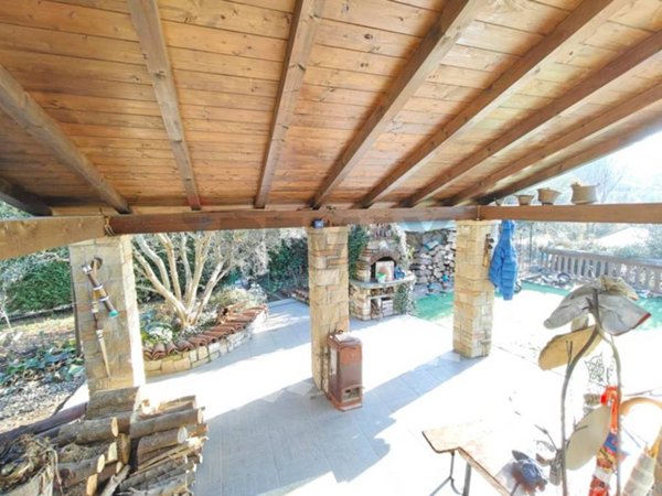 casa indipendente in vendita a Laveno-Mombello in zona Cerro