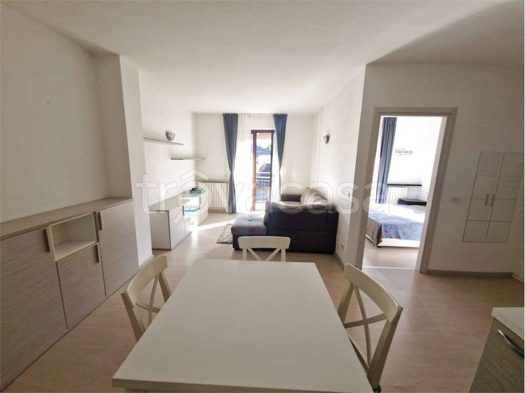 appartamento in vendita a Laveno-Mombello in zona Cerro