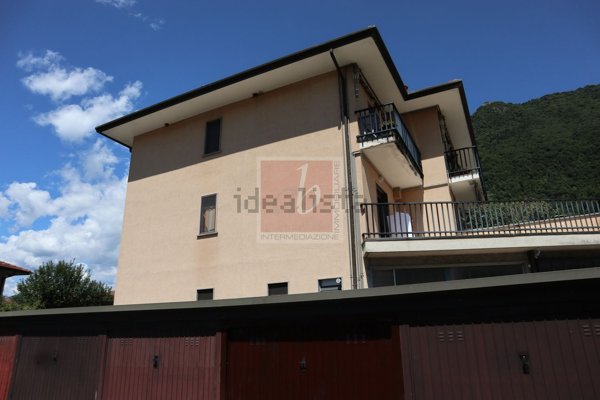 appartamento in vendita a Laveno-Mombello in zona Laveno