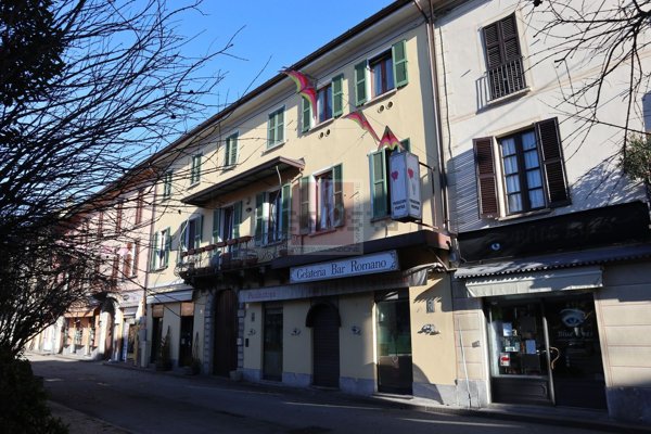 appartamento in vendita a Laveno-Mombello in zona Laveno