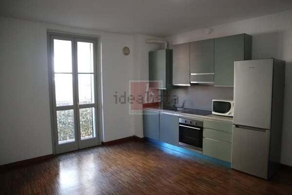 appartamento in vendita a Laveno-Mombello in zona Laveno