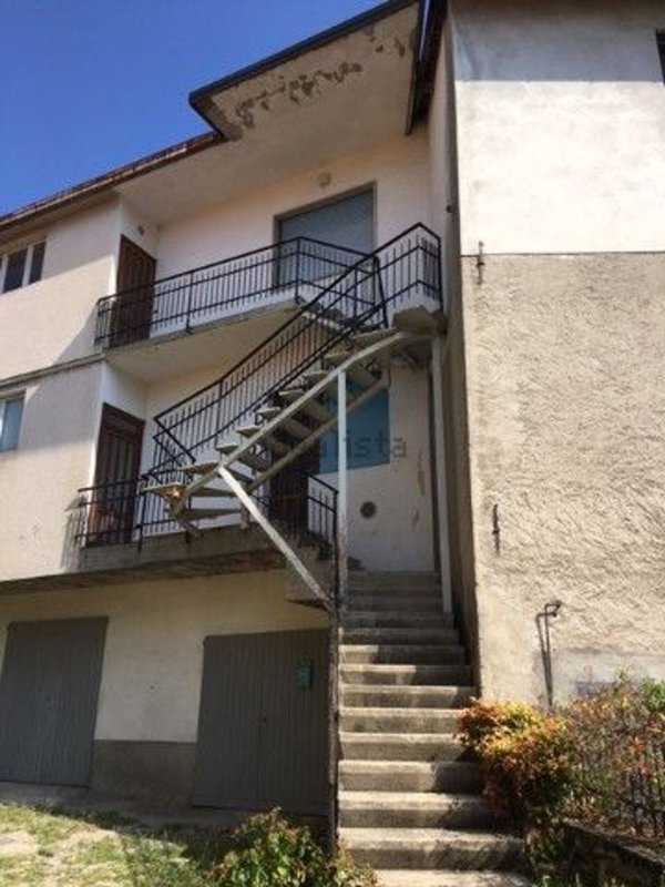 appartamento in vendita a Laveno-Mombello in zona Mombello