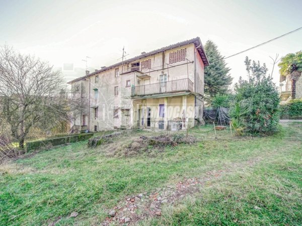casale in vendita a Laveno-Mombello