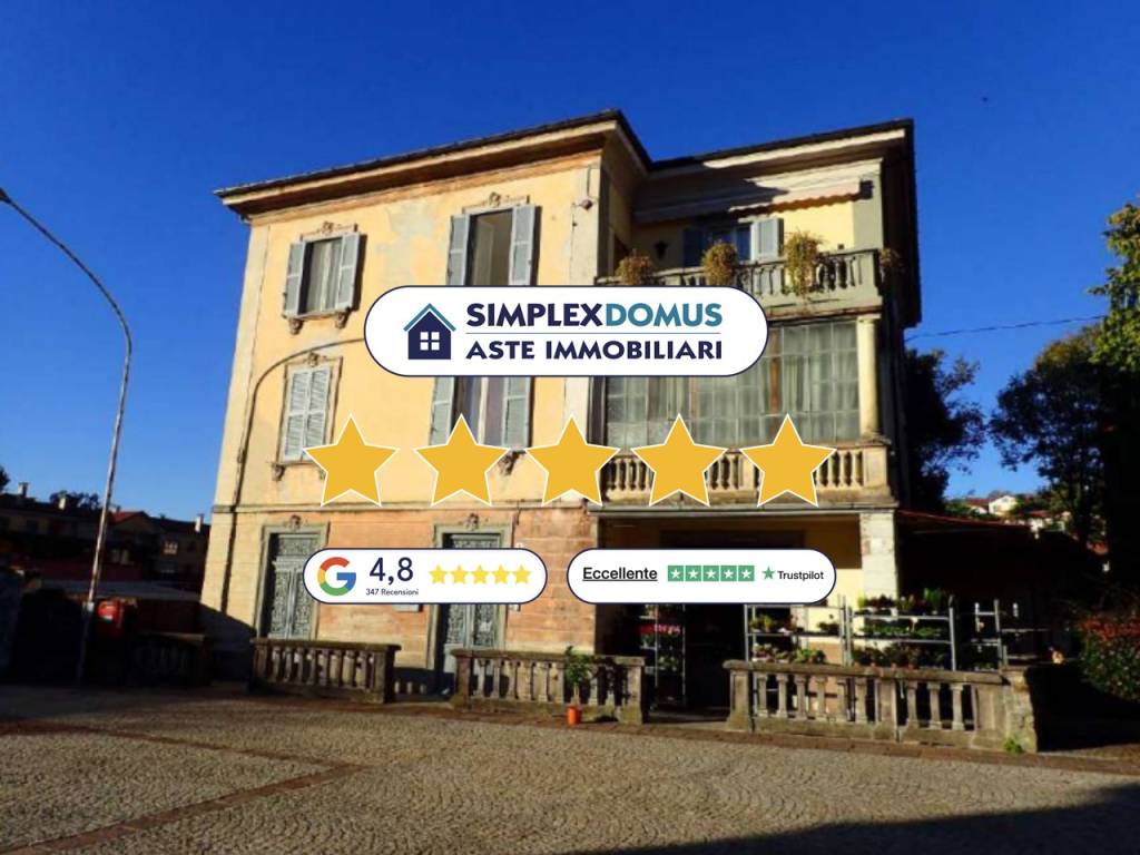 appartamento in vendita a Laveno-Mombello in zona Laveno