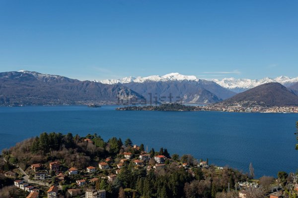 casa indipendente in vendita a Laveno-Mombello in zona Monteggia
