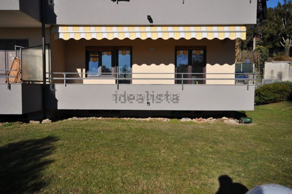 appartamento in vendita a Laveno-Mombello in zona Mombello