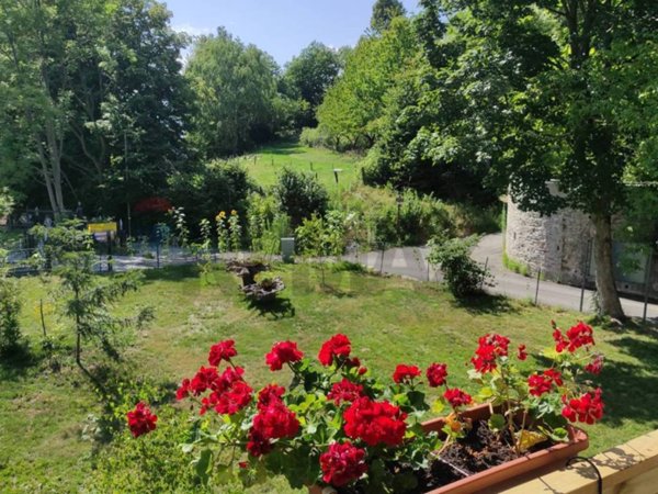 casa indipendente in vendita a Laveno-Mombello