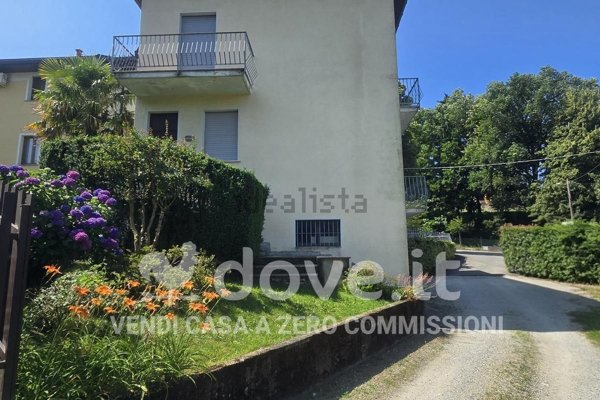 appartamento in vendita a Laveno-Mombello