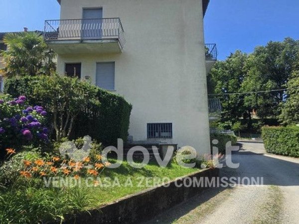 appartamento in vendita a Laveno-Mombello