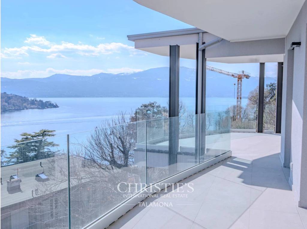 appartamento in vendita a Laveno-Mombello in zona Mombello