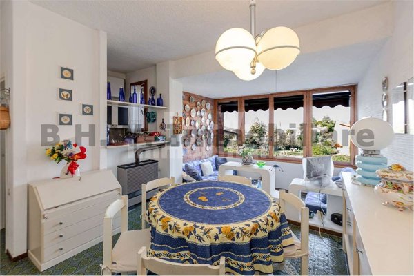 appartamento in vendita a Laveno-Mombello in zona Laveno