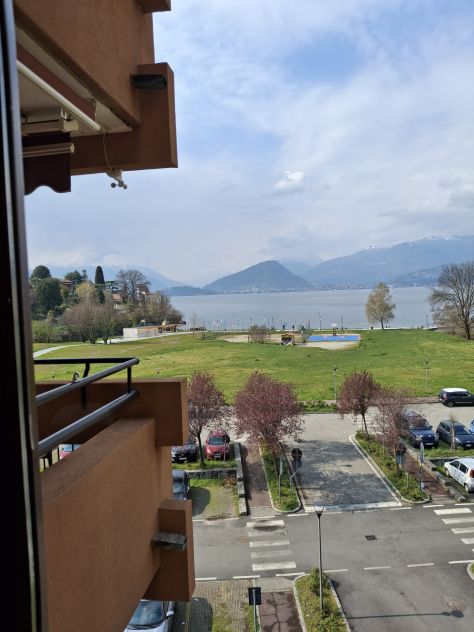 appartamento in vendita a Laveno-Mombello