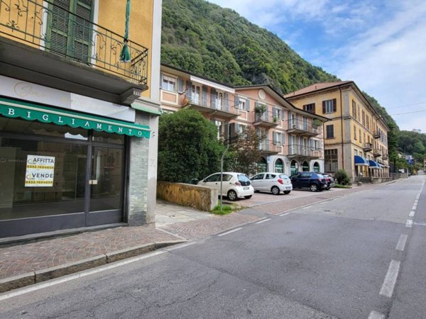 appartamento in vendita a Laveno-Mombello in zona Laveno