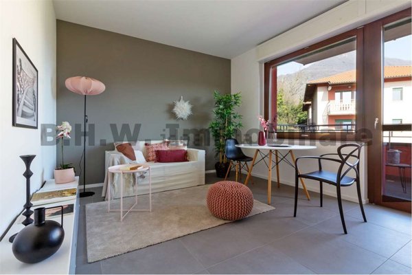 appartamento in vendita a Laveno-Mombello in zona Monte Canese