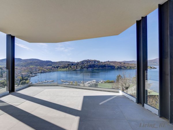 appartamento in vendita a Laveno-Mombello in zona Laveno