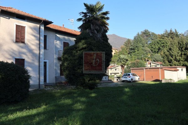 appartamento in vendita a Laveno-Mombello in zona Mombello