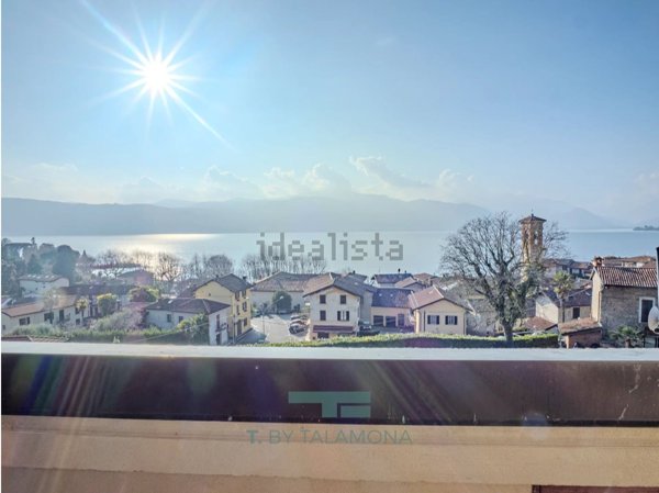 appartamento in vendita a Laveno-Mombello in zona Cerro