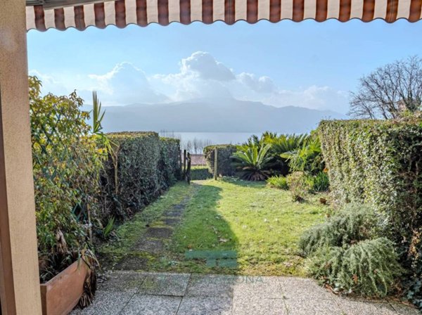 appartamento in vendita a Laveno-Mombello in zona Cerro