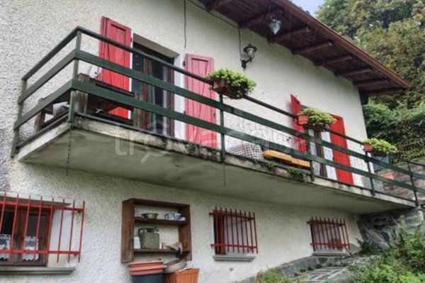 appartamento in vendita a Laveno-Mombello