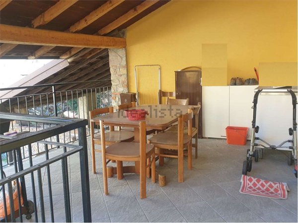 casa indipendente in vendita a Laveno-Mombello