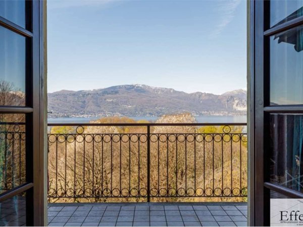 casa indipendente in vendita a Laveno-Mombello