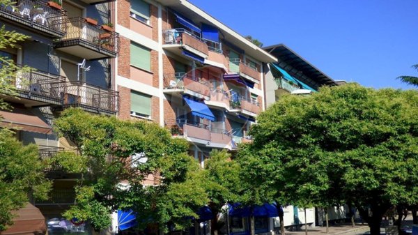 appartamento in vendita a Laveno-Mombello in zona Laveno