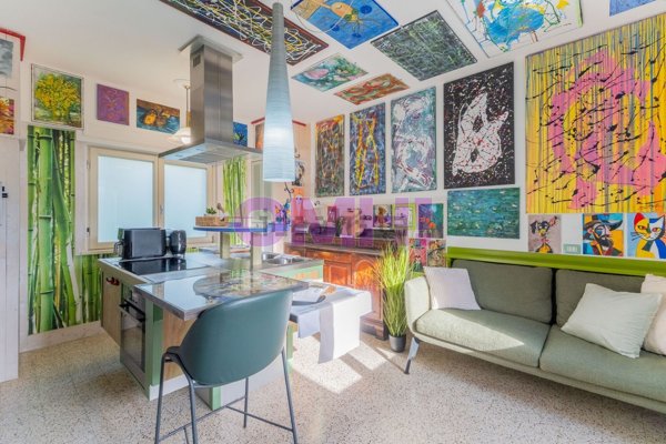 casa indipendente in vendita a Laveno-Mombello in zona Profarè