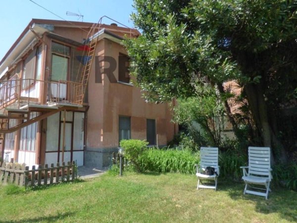 appartamento in vendita a Laveno-Mombello