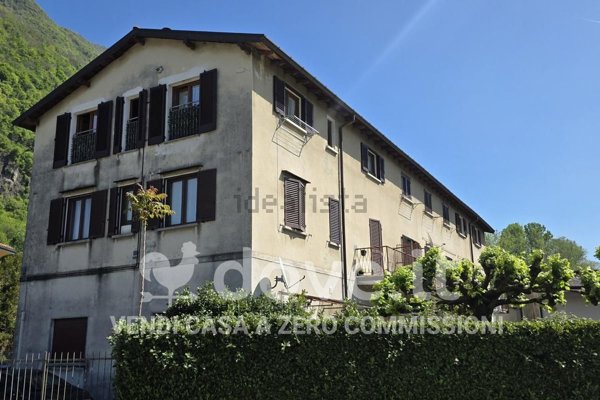 appartamento in vendita a Laveno-Mombello in zona Laveno