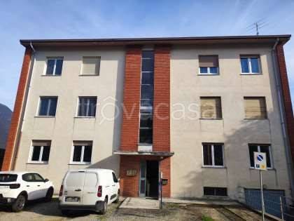 appartamento in vendita a Laveno-Mombello in zona Laveno