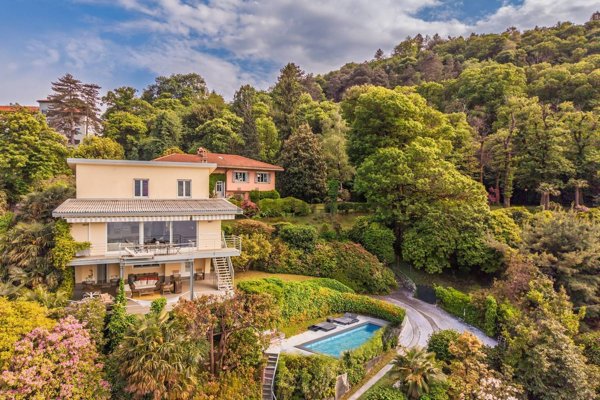 casa indipendente in vendita a Laveno-Mombello