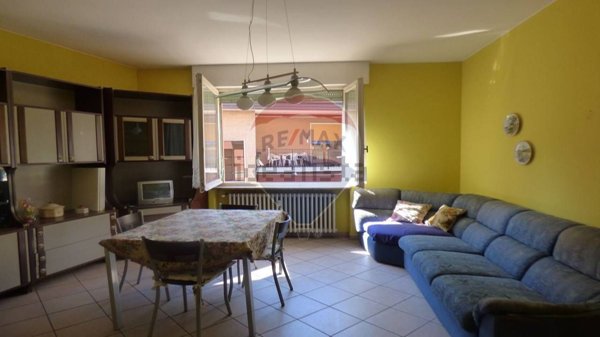 appartamento in vendita a Laveno-Mombello in zona Laveno